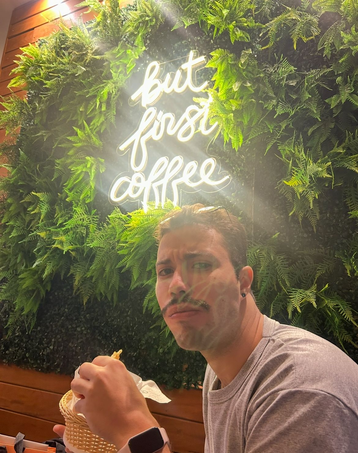 Tentou me flagrar comendo